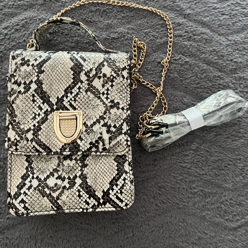 new fashion nova snakeskin crossbody purse